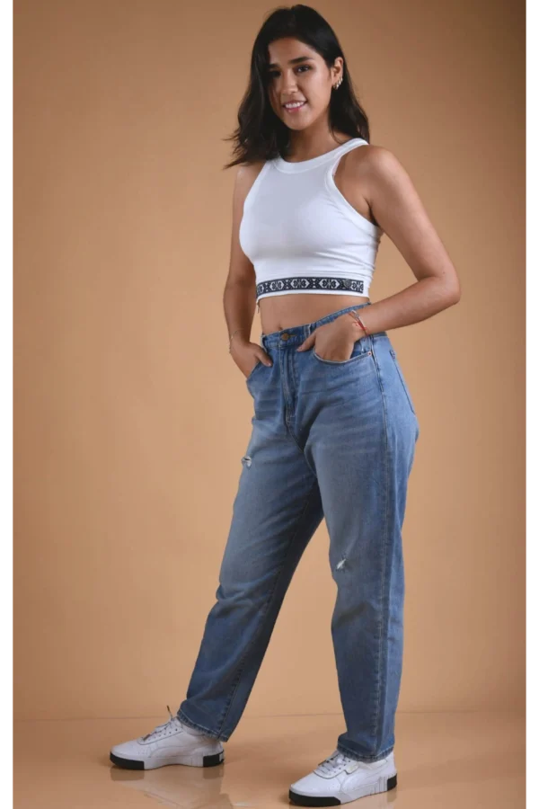 Yaku White Tank Crop Top - Women Model Full Side - Organic Cotton Peru - Sustainable White Crop Top Organic Cotton - Yaku